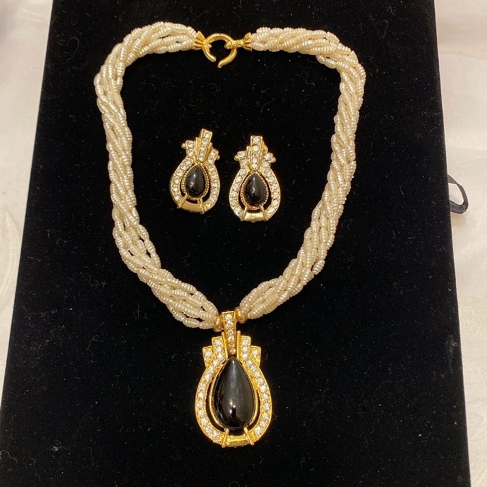 Vintage Multi Strand Pearl Choker Necklace And Earrings - Picture 8 of 12